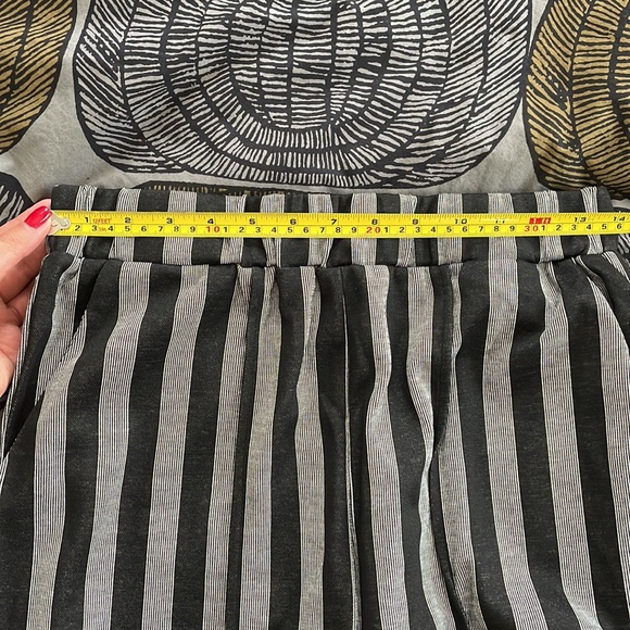 BLACK AND WHITE STRIPED PANTS - Picture 3 of 5